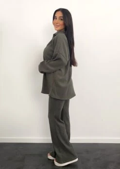 Cord-Set Mit Oberteil Und Hose -NAHA Damenmode Facetune 03 09 2023 17 59 45 ab0847fb f45a 4098 9e89 cccdf9c7f2f4