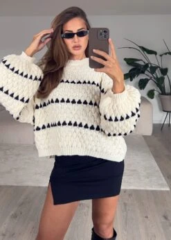 Pullover Mit Liniertem Muster