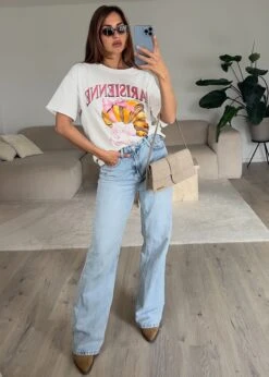 Oversize T-Shirt Mit Croissant Print -NAHA Damenmode IMG 2007 1138564d de55 4557 b1e3 766de719171d