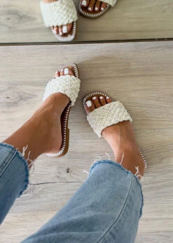 Sandalen Mit Perlentextur