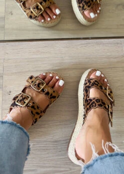 Plateau-Sandalen Mit Leopardenmuster -NAHA Damenmode IMG 2422