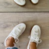 Beige Sneaker Mit Gummisohle -NAHA Damenmode IMG 2426