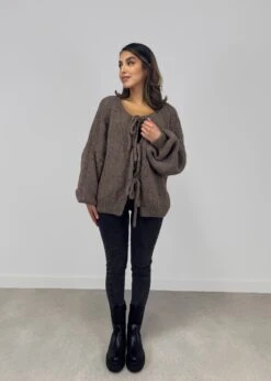 Cardigan Mit Schleifen Details -NAHA Damenmode IMG 2636