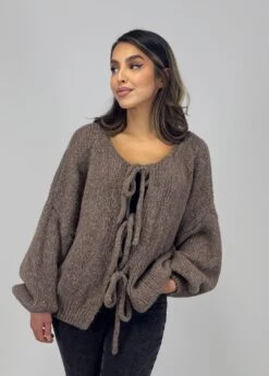 Cardigan Mit Schleifen Details -NAHA Damenmode IMG 2637