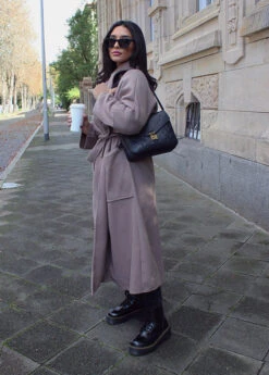 Eleganter Bindemantel 9 Eleganter Bindemantel -NAHA Damenmode IMG 3026 f86a13c3 fe80 45da a0c3 c4dbc0126432