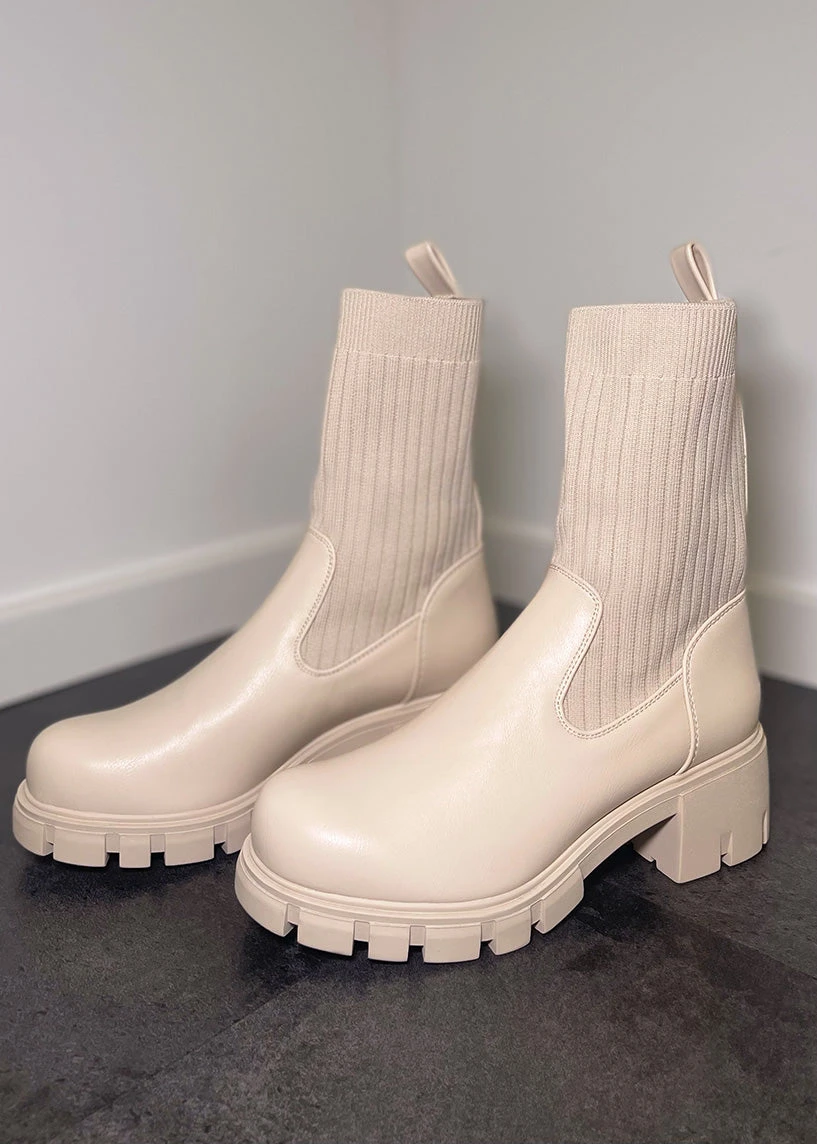 Stiefelette Mit Rippenstrick-Schaft 3 Stiefelette Mit Rippenstrick-Schaft