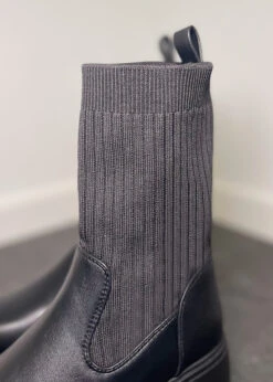 Stiefelette Mit Rippenstrick-Schaft 18 Stiefelette Mit Rippenstrick-Schaft -NAHA Damenmode IMG 9099