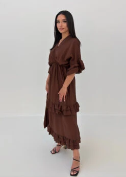 Langes Kleid Mit Rüschen