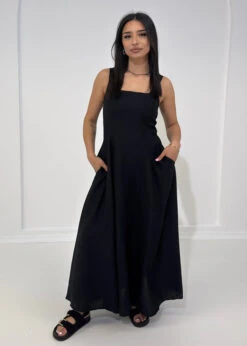 Langes Sommerkleid Mit Eckigem Ausschnitt