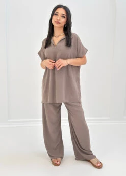 Luftiges Set Mit Hemdkragen