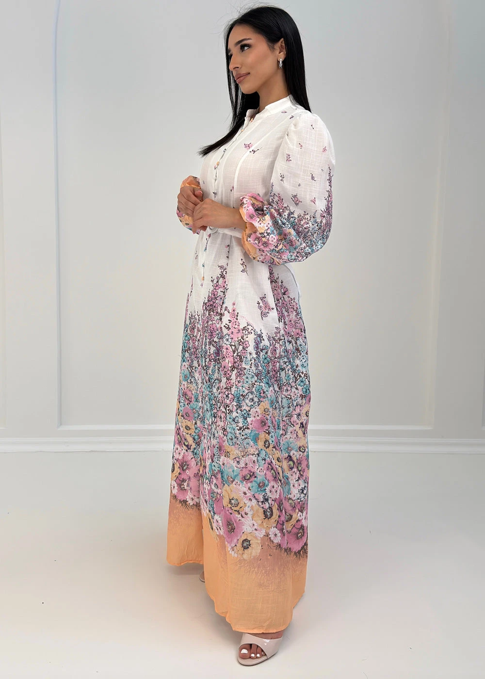 Geblümtes Maxikleid 5 Geblümtes Maxikleid – Bild 3