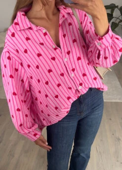Musselin Bluse Mit Herzen -NAHA Damenmode baumwollbluse pink herzprint naha detail