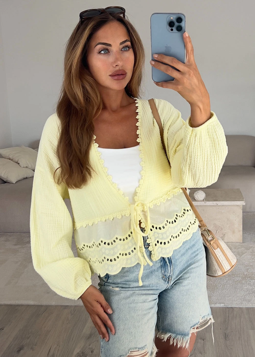 Musselin Bluse Mit Lochstickerei 4 Musselin Bluse Mit Lochstickerei – Bild 2