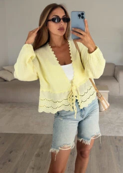 Musselin Bluse Mit Lochstickerei 9 Musselin Bluse Mit Lochstickerei -NAHA Damenmode musselin weste gelb